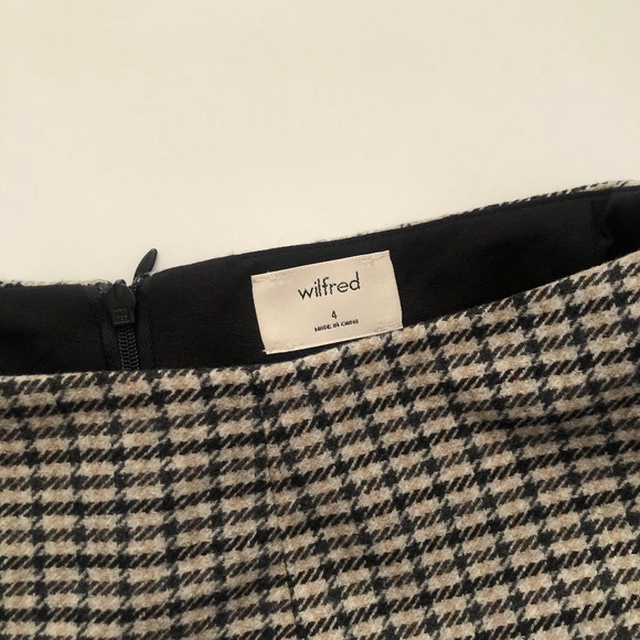 SOLD ⭑.ᐟ Aritzia ⋆ ୨୧₊ Wilfred Essonne skirt - Picture 2 of 3